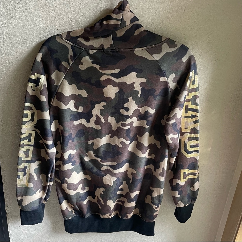 Camouflage Cowl Neck Drawstring Sweatshirt. Gold LOVE Spell-out on Sleeve. M - Picture 8 of 14